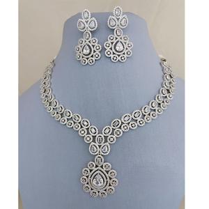 Conjunto de collar de diseño de piedra AD con acabado plateado de la mejor calidad elegante con pendientes para colección de ropa de boda para mujeres y niñas - Product Image 1