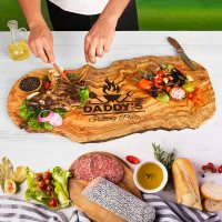 Tabla de Cortar Rústica Hecha a Mano de Madera de Olivo Marrón Dorado Africano ArtisRaw, Personalizada, con Diseño Tallado, para Navidad o Barbacoa