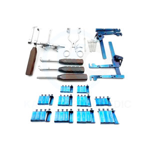 Ensemble d'instruments chirurgicaux manuels en acier inoxydable Trimline Cervical Retractor de 56 pièces - Product Image 1