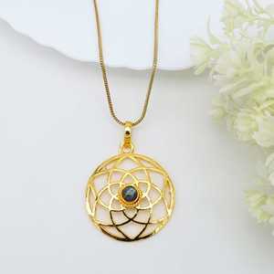 Collar con Colgante de Oro de Diseño Único, Joyería Boho de Latón para Mujer, Chapado en Oro de 18k, Geometría Sagrada, Labradorita, Mandala, Venta al por Mayor/OEM - Product Image 4