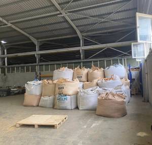 Briquettes de bois de biomasse de qualité 6 mm-8 mm emballées en sac 8,2 % d'humidité Densité 630 kg/m pour système de chauffage - Product Image 4