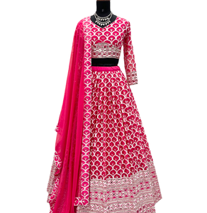 Diseñador indio señoras Faux Georgette lentejuelas bordado trabajo largo vestido de fiesta alto listo para Lehenga Dupatta para Bollywood - Product Image 1