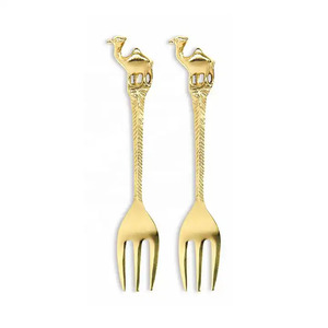 Nuevo Tenedor de mesa de latón decorativo con mango de diseño de camello hecho a mano juego de tenedor de fruta de diseño real - Product Image 1