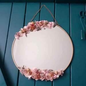 Marco de espejo de pared de metal moderno Diseño de flores hechas a mano de alta calidad Alta demanda para bodas Directo del fabricante Exportador - Product Image 6