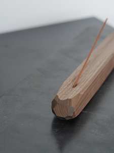 Soporte de Incienso Tradicional de Madera Duradera para Agarbatti |   Quemador de Cenizas Religioso para Meditación y Pooja - Product Image 5