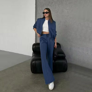 Conjunto Deportivo de Sudadera con Capucha y Pantalones de Felpa de Algodón Grueso con Logotipo Personalizado Bordado para Mujer, Estilo Holgado de 2 Piezas, Ropa Urbana - Product Image 3