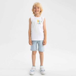 กางเกงขาสั้นสีฟ้าอ่อนแบบทำเก่าสำหรับเด็ก ขายส่ง กางเกงยีนส์คุณภาพสูงสไตล์ฮิปฮอป พร้อมป้ายยี่ห้อและขนาดตามสั่ง - Product Image 5