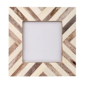 Marco de fotos con incrustaciones de hueso de acabado liso Premium con base fuerte Aspecto de arte hecho a mano único y estilo vertical para uso en la sala de estar - Product Image 6