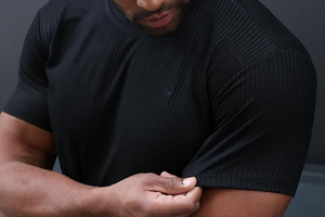 Camiseta de Manga Corta de Algodón Ultra Suave para Hombre - Ordene una Talla Más Grande - Product Image 2