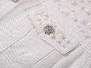 Chaqueta Vaquera Casual Entallada para Mujer, Bordada con Perlas Blancas, Diseño de Insignia Otoñal, Piedras Modernas, Diseño Ecológico en 3D - Product Image 3
