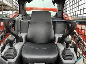 รถตักล้อยาง Kubota SVL75-3 มือสองราคาถูก พร้อมคุณสมบัติเด่น ได้แก่ มอเตอร์ เครื่องยนต์ แบริ่ง ปั๊ม เกียร์บ็อกซ์ PLC - Product Image 6