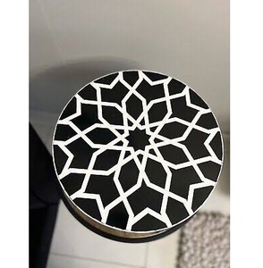 Base para Pastel Decorativa Hecha a Mano con Incrustaciones de Hueso de Madera Ecológica, con Diseño Único, Personalizable para Eventos Formales y Reuniones Familiares - Product Image 1