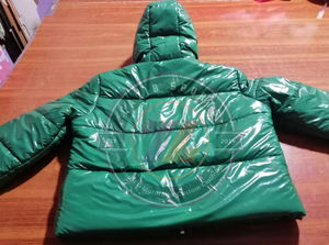 Veste légère à bulles matelassée brillante pour femmes avec logo personnalisé - Product Image 2