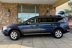 Volvo XC70 AWD 2012 USADO con Volante a la Izquierda/Derecha - Product Image 2