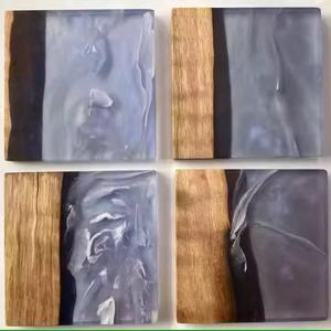Sous-verres en bois et résine époxy élégants et écologiques Porte-gobelets et tapis en verre Décoration intérieure durable et à la mode - Product Image 1