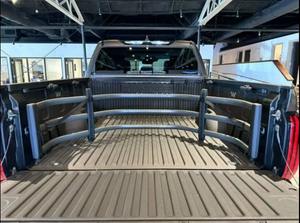 Tundras híbridas recién usadas Limited HV Crew Max Cab 4WD - Product Image 2