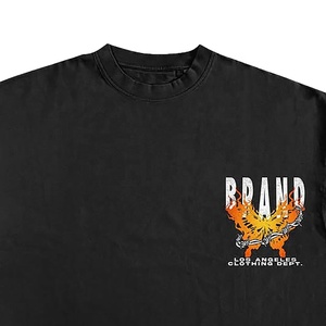 Camiseta de Manga Corta Negra para Hombre de Alta Calidad con Estampado de Logotipo de Llama, Cuello Redondo, Algodón, Corte Regular, Diseño Frontal - Product Image 3