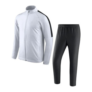 Ensemble de survêtement pour homme avec impression et broderie de logo personnalisé, matière confortable, respirante et durable, couleurs et tailles personnalisées, coupe ajustée - Product Image 4
