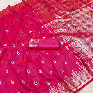 Banarasi 22 Catlouge Saree en soie douce grossiste de vêtements indiens et pakistanais en Inde - Product Image 1