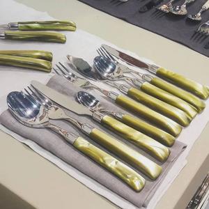 Ensemble de couverts en acier inoxydable plaqué moderne et luxueux, poignée en résine, finition argentée, utilisation pour mariage et restaurant, vente chaude - Product Image 6