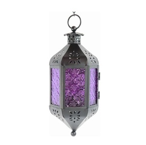 Lanterne marocaine en métal faite à la main avec des motifs maures complexes et des détails élégants pour un charme décoratif intemporel - Product Image 5