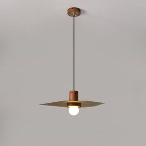 Lampe suspendue en métal d'inspiration traditionnelle, conçue pour les maisons classiques avec des détails élégants et une éclairage doux - Product Image 5