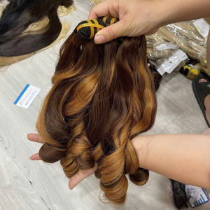 Extensiones de Cabello Humano Vietnamita Rizado y Voluminoso de Lujo, Suaves, Abundantes y Definidas, Rizos Vírgenes, Suministro al por Mayor - Product Image 1