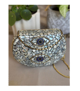 Pochette élégante en métal mosaïque bohème fabriquée artisanalement en nacre sac à main de soirée avec fermeture à glissière à chaîne détachable pour les événements formels d'été - Product Image 5