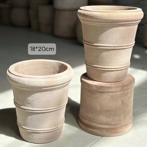 Jarrón de Terracota Antiguo, Tradicional, Texturizado, Rústico, Vintage, Retro, Hecho a Mano, Marrón, Alto, para Decoración del Hogar y Jardín - Product Image 1