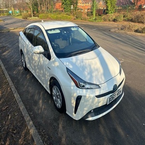 HÍBRIDO LHD/RHD 2019 T O Y O T A PRIUS USADO - Product Image 1