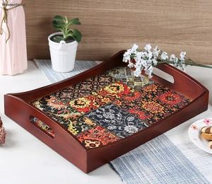 Charmant plateau de service en bois imprimé pour une présentation élégante lors d'événements Essentials Plateau de service fait main de haute qualité - Product Image 3