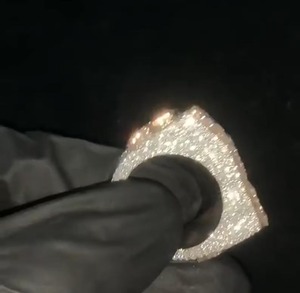 Anillo de Moissanita Personalizable para Hombre, Oro Rosa, Estilo Campeonato, Engaste de Puntas, Forma de Corazón, Estilo Religioso, Certificado IGI, para Fiesta - Product Image 5