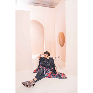 Ensemble coordonné deux pièces Cape Co-ord Mystique Bloom noir pour femme - Product Image 2