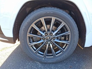 (H & S) USED SUV 2024 LX 600 CAR CLEAN - Product Image 3