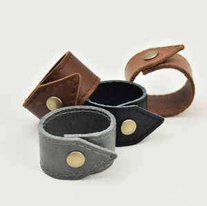 Exquisito anillo de servilleta marrón de cuero hecho a mano hebilla de Mantel tejido para decoraciones de mesa manteles individuales a la venta - Product Image 5