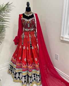 Robe traditionnelle afghane Kuchi vintage en dentelle à sequins, longueur au sol, faite à la main, brodée, culture pachtoune, décontractée pour femmes - Product Image 4