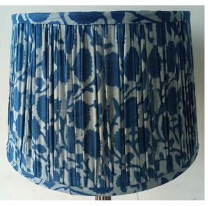 Abat-jour personnalisé en tissu plissé en blanc bleu vert et rouge lampadaire d'hôtel suspension et abat-jour de table de bureau - Product Image 1