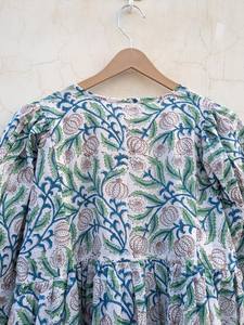 Vestido Maxi Estampado a Mano para Verano, Algodón Floral, Hecho a Mano, Sostenible para Todas las Temporadas - Product Image 2