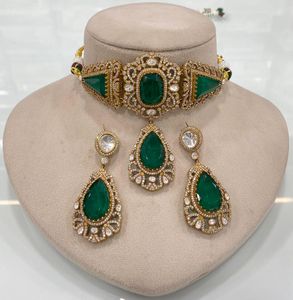 Superbe collier et boucles d'oreilles exclusif en laiton cuivré Chaîne à maillons religieux classique pour les cadeaux de fiançailles et d'anniversaire - Product Image 4