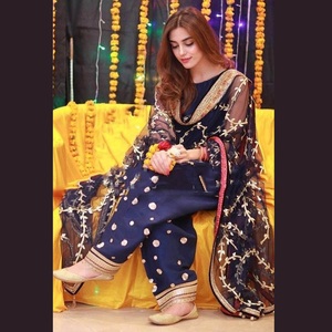 Robe pakistanaise 1 Costume en soie ethnique Vente chaude Robe de créateur droite Salwar Kameez du Pakistan et de l'Inde par WS INTERNATIONAL - Product Image 2