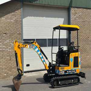 MEJOR PRECIO 2024 Miniexcavadora de cadenas JCB 19C-1E con sistema hidráulico completo, motor, bomba y caja de cambios - Product Image 1