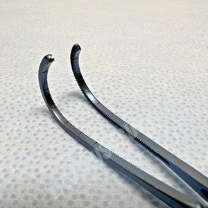 Pinzas Vasculares Manuales de Acero Inoxidable de Alta Resistencia, Antideslizantes, Reutilizables, Bajo MOQ, Suministro Directo de Fábrica - Product Image 3