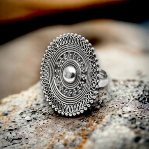 Bague ajustable en argent sterling oxydé massif 925 de forme ronde à l'aspect antique Bijoux bohèmes faits à la main Prix de gros Fournisseurs en vrac - Product Image 1