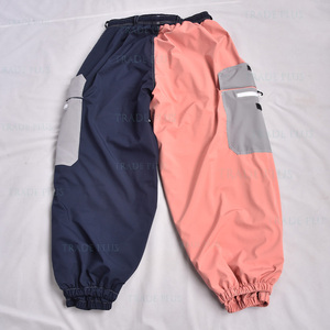 Pantalon de ski gris clair d'hiver, chaud, doublé polaire, imperméable, coupe-vent, chauffant, respirant, ajustement réglable, avec guêtres intégrées - Product Image 2