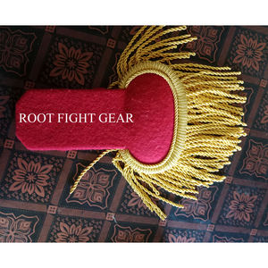 อีโบลเล็ตต์ติดไหล่คุณภาพสูง ทำจากผ้าฝ้าย 100% ประดับด้วยเส้นด้ายสีทองและสีแดง พร้อมพู่ห้อย สำหรับชุดวงโยธวาทิตชาย - Product Image 2