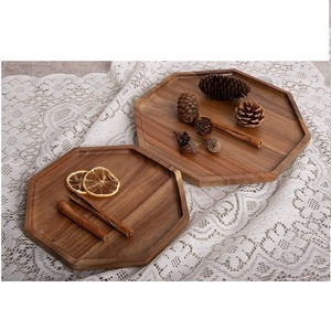 Plateau ovale en bois d'acacia avec poignées en laiton doré Plateau pour servir les aliments à l'hôtel Fait à la main - Product Image 2