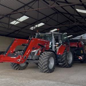 Tractor Agrícola Massey Ferguson 5S de Servicio Pesado, Calidad Premium, Potencia y Rendimiento, Entrega Rápida, Compra al por Mayor - Product Image 2
