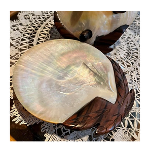 Juego de tetera de concha marina de lujo hecho a mano y taza de madre de perla Juego de té de inspiración costera para tiendas de regalos - Product Image 1