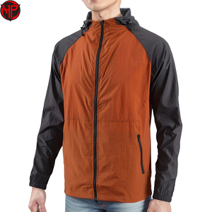 Chaqueta Cortavientos Ligera con Capucha Personalizada para Hombre, Último Diseño, MOQ Bajo, Ropa Casual Activa, No Tejida, Cuello Alto - Product Image 1