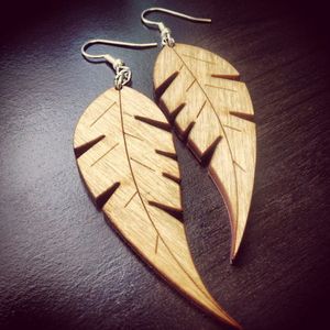 Mejor diseño de calidad caliente nueva llegada 2025 pendientes de gota de madera hechos a mano pendientes simples de Acción de Gracias para niñas mujeres al mejor precio - Product Image 4